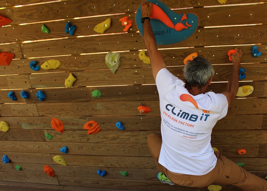 mur d'escalade en extérieur pour tous les niveaux vers Montpellier