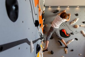 Club Suresnes Escalade teste les murs d'escalade CLIMB IT. Conception et intallation CLIMB IT Escalade factory.2