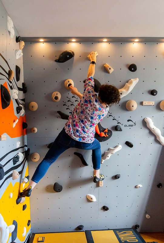 Club Suresnes Escalade teste les murs d'escalade CLIMB IT. Conception et intallation CLIMB IT Escalade factory.6