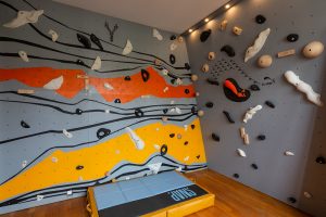 Mur-d-escalade-interieur-chambre-conception-installation-CLIMB-IT-escalade-factory-decor-original-Colorado avec crashpad