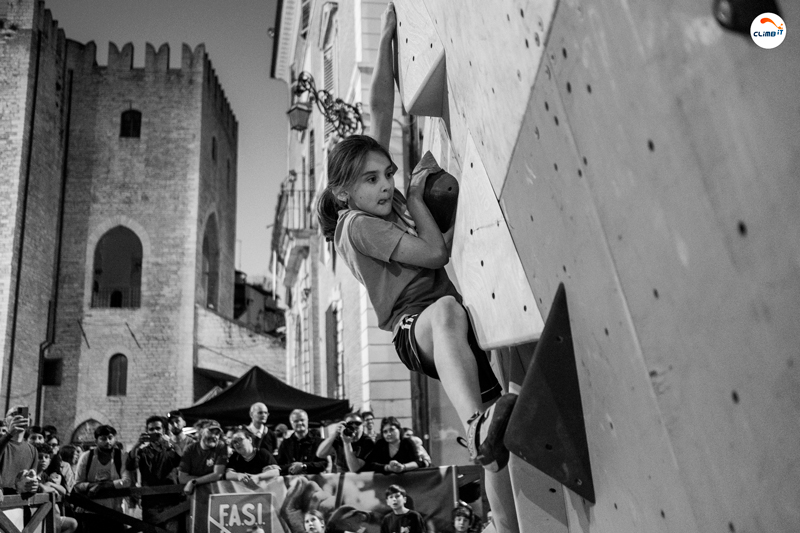 CLIMB IT escalade à la finale du Street Boulder Fabriano Italie 2023