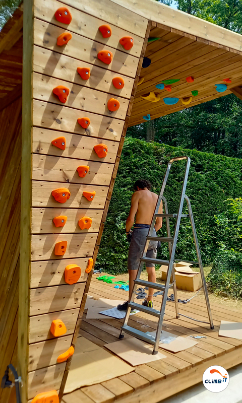 Ouverture des blocs mur d'escalade extérieur Séquoia CLIMB IT par Guillaume Glairon Mondet