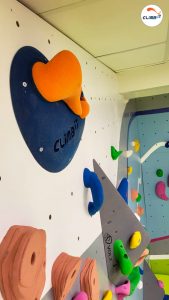 Pris d'escalade CLIMB IT personnalisée bon bac pour escalade adaptée et psychomotricité. CLIMB IT fabricant de murs d'escalade