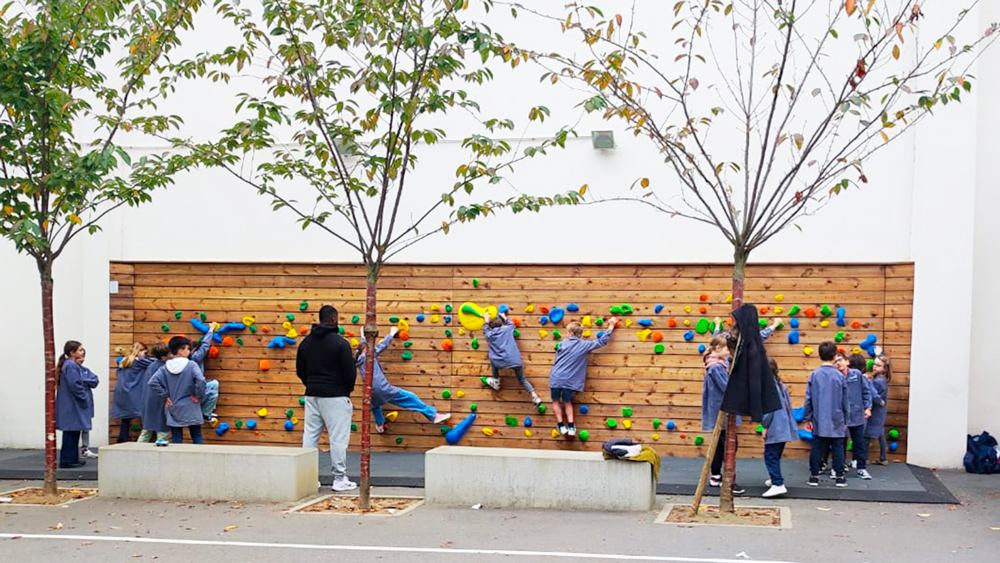 Mur d'escalade extérieur Séquoia - Initiation des élèves à l'école Soeur Marguerite de Clichy la Garenne