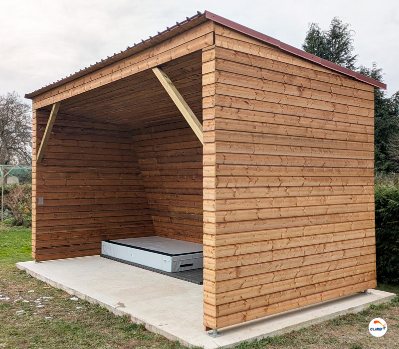 Construction Mur d'escalade extérieur en bois, modèle Séquoia certifié, construit par CLIMB IT escalade